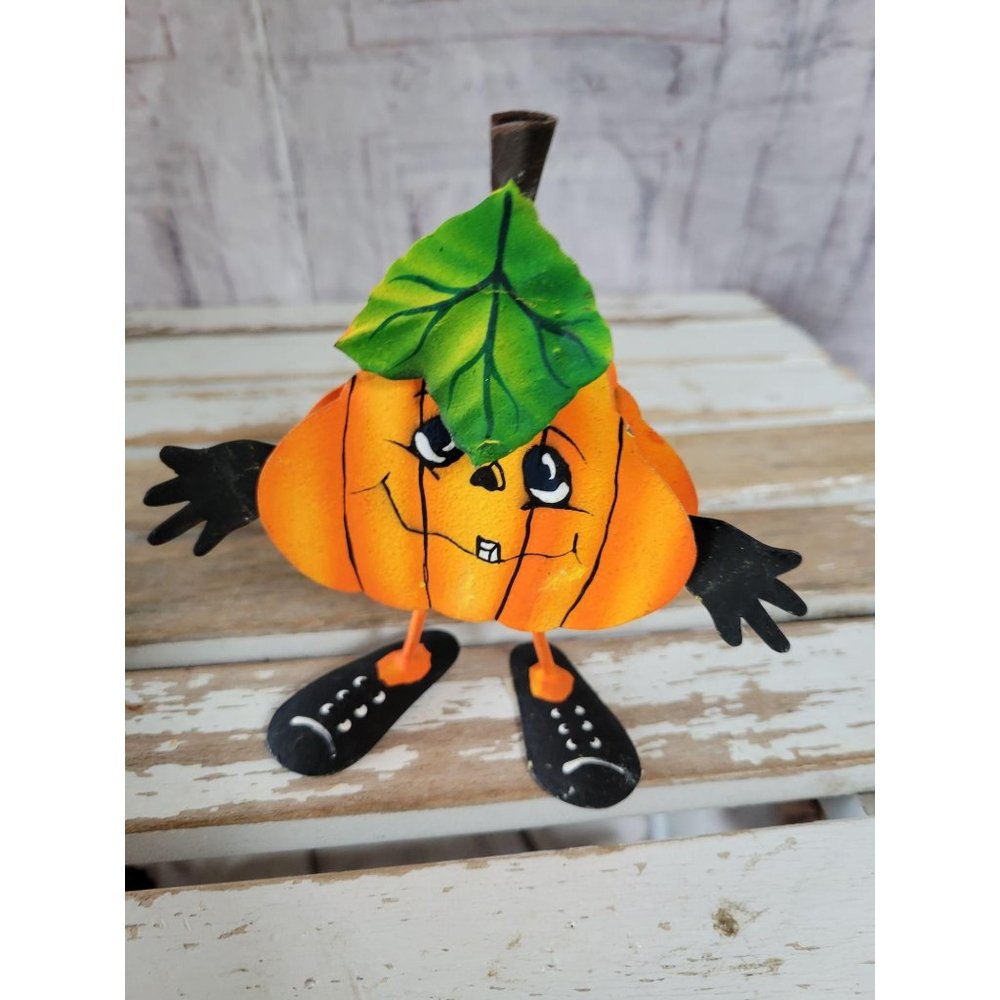 Wobbly pumpkin Halloween decor village figurine cu
